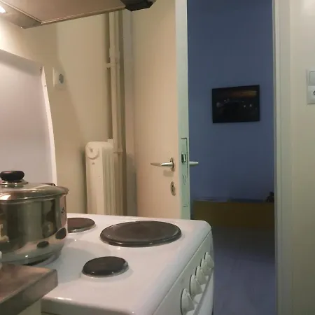 Experience An Easy Living Place Downtown In Διαμέρισμα